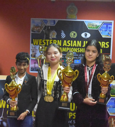 Призёры чемпионата Западной Азии по шахматам среди девушек